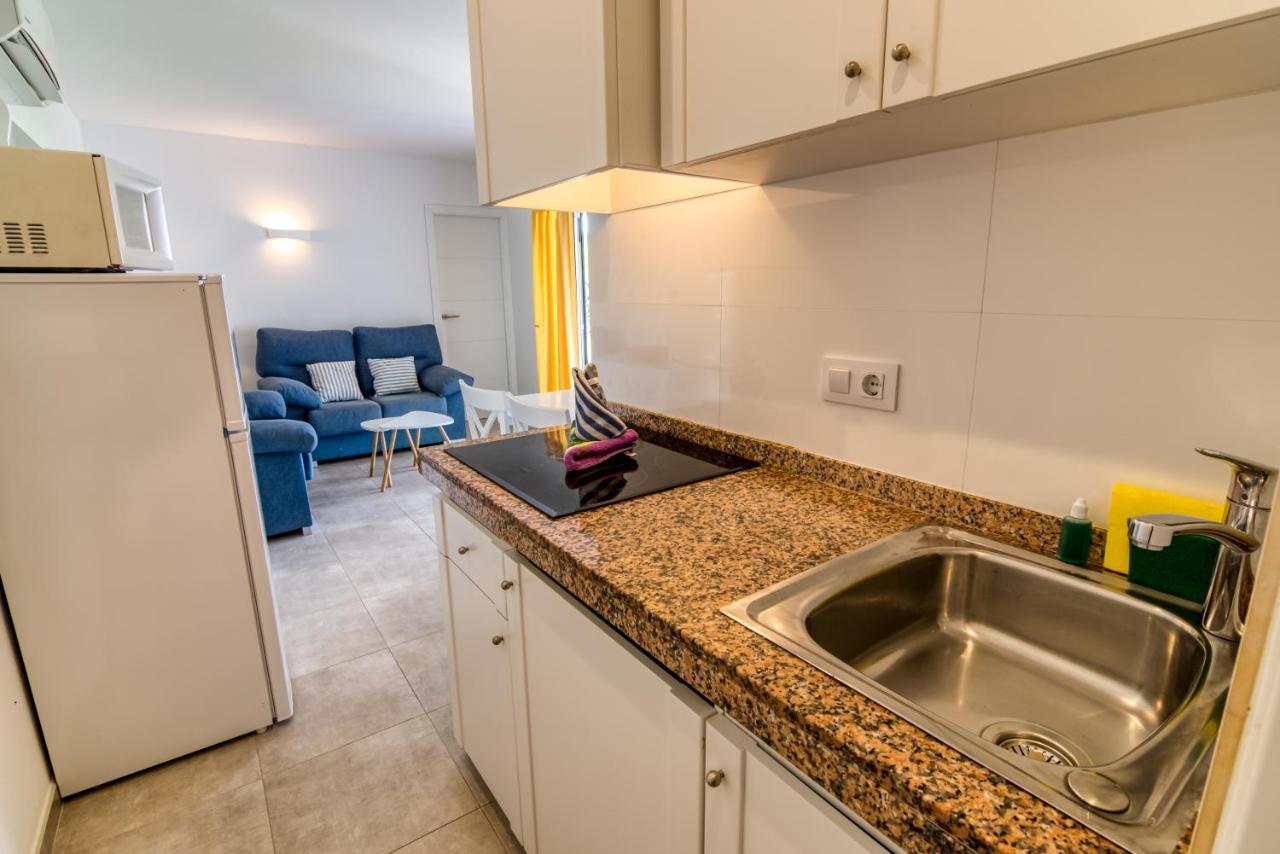 Apartamentos Las Golondrinas Cala'N Bosch (Menorca) Exterior foto